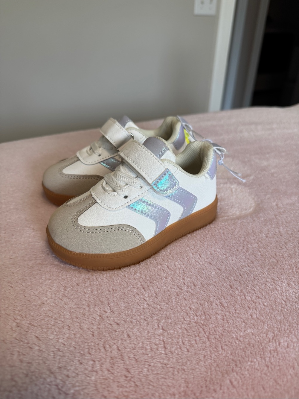 First Steps Toddler Girls Retro Sneakers Iridescent Size 6 NWT